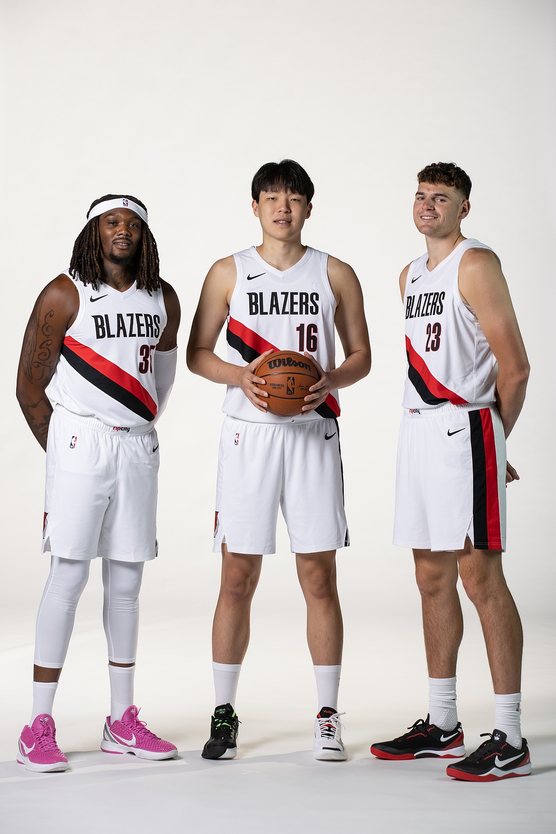 九游官网-开拓者阵容盘点:缺射手 后卫太多 中锋位置若瀚森顶不上也要解决